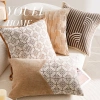 Gối Sofa Retro Pháp Ngựa Lưng Ngựa Trung Cổ - Vỏ Nâu Cao Cấp, Ánh Sáng Sang Trọng, Phòng Khách và Cửa Sổ 4