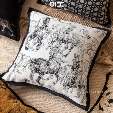 Gối tựa sofa vuông hình ngựa phong thái khởi sắc 2.026 – trang trí phòng khách, chỉ 149k 5 Gối tựa sofa vuông hình ngựa phong thái khởi sắc 2.026 – trang trí phòng khách, chỉ 149k 5