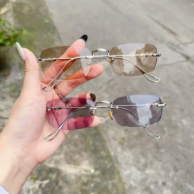 Gọng kính không viền đổi màu khi nắng - Chống UV 400, Giá chỉ 108.000đ 4