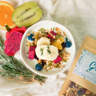 Granola Ăn Kiêng 500g Ngũ Cốc Không Đường Nhiều Hạt 50% Yến Mạch Giá Ưu Đãi 74.000 VND