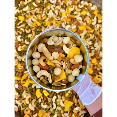 Granola Mix Trái Cây BH.NONG - Ngũ Cốc Hạt Không Yến Mạch Ăn Kiêng, Giá 230k 5 Granola Mix Trái Cây BH.NONG - Ngũ Cốc Hạt Không Yến Mạch Ăn Kiêng, Giá 230k 5