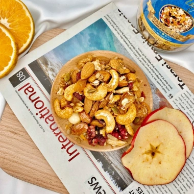 Granola Nofa Ngũ Cốc Giảm Cân Không Đường Siêu Hạt Ăn Kiêng Dinh Dưỡng Giòn Rụm Giá ưu đãi 159.000₫ 10