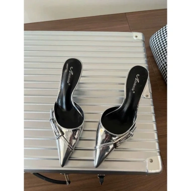 Guốc cao gót nữ da bóng sang chảnh, khoá vàng lấp lánh, gót 5/7/9 - Giá 210.000 (Mã GU2)
