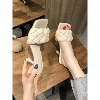 Guốc cao gót quai trám mũi vuông chanh xả màu xanh 38 trắng 39 giảm giá 315k