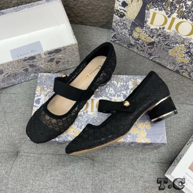 Guốc lưới chất nhung siêu nhẹ, thoáng mát, giảm giá tới 22% chỉ 520.000₫