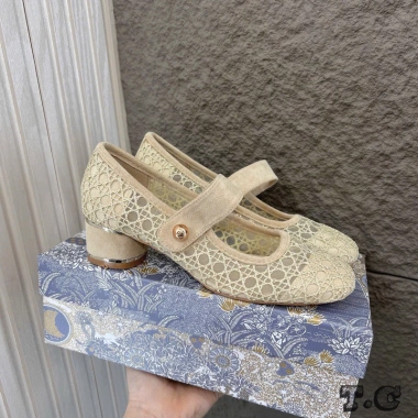 Guốc lưới chất nhung siêu nhẹ, thoáng mát, giảm giá tới 22% chỉ 520.000₫