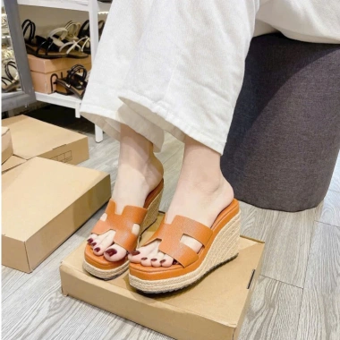 Guốc Nữ Dép Xuồng Cói 9-10cm Bản H Đế Mút Da Hạt Mềm Nhẹ - Giá Ưu Đãi 254k
