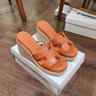 Guốc Nữ Dép Xuồng Cói 9-10cm Bản H Đế Mút Da Hạt Mềm Nhẹ - Giá Ưu Đãi 254k 10 Guốc Nữ Dép Xuồng Cói 9-10cm Bản H Đế Mút Da Hạt Mềm Nhẹ - Giá Ưu Đãi 254k 10