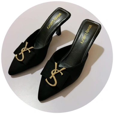 Guốc sục da lộn gót nhọn 6p Shopee - Giá 119k, ảnh chụp thật, da mềm, độ bền cao