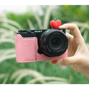 Half case cho Sony ZVE-10 và ZVE-10 Mark II - Bảo vệ máy ảnh, giảm giá 250k