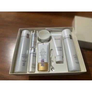 Hàng Công Ty - Set Dưỡng Trắng Da Extreme White Giá Ưu Đãi 1.590.000₫ Dưỡng Sáng và Căng Da Hàng Công Ty - Set Dưỡng Trắng Da Extreme White Giá Ưu Đãi 1.590.000₫ Dưỡng Sáng và Căng Da