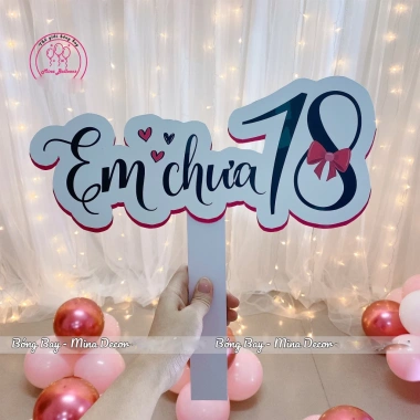 Hashtag sinh nhật người lớn cầm tay chụp ảnh - Giá chỉ 35.000đ, giảm so với 43.400đ