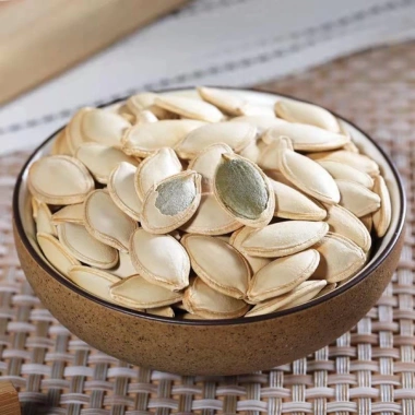 Hạt bí ngô nếp sấy chín ăn liền thơm ngon, bùi béo - Đồ ăn vặt sức khỏe, quà Tết 43.000₫