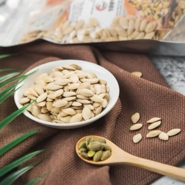 Hạt Bí Ta Rang Tay 1Kg (2 Túi 500g) Đều Mẩy Siêu Ngon, Không Chất Bảo Quản, Giá Ưu Đãi 64.000 VND