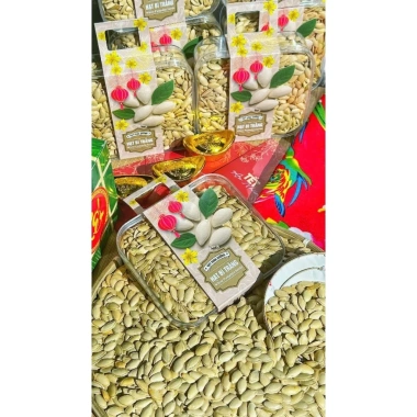 Hạt bí trắng rang tay mẫu Tết 450g - Giòn tan, vị thơm, giảm giá 104.500₫ 4 Hạt bí trắng rang tay mẫu Tết 450g - Giòn tan, vị thơm, giảm giá 104.500₫ 4