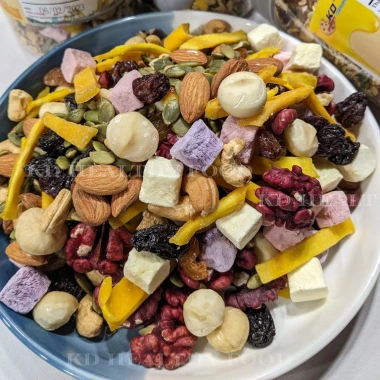 Hạt dinh dưỡng KD Shop mix 10 loại hạt và trái cây sấy nhập khẩu 500g giá ưu đãi 249.000₫ 3 Hạt dinh dưỡng KD Shop mix 10 loại hạt và trái cây sấy nhập khẩu 500g giá ưu đãi 249.000₫ 3