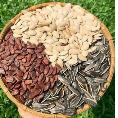 Hạt dưa Tết mix 3 vị 500g Hạt Dưa, Hướng Dương, Hạt Bí Trắng giá ưu đãi 120.000 VND