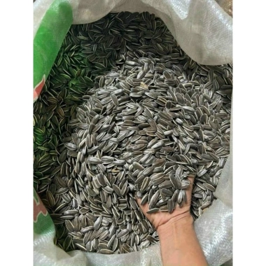 Hạt dưa Tết mix 3 vị 500g Hạt Dưa, Hướng Dương, Hạt Bí Trắng giá ưu đãi 120.000 VND