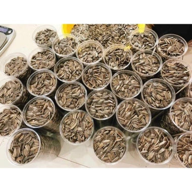 Hạt hương dương 500g - Tự nhiên, thơm ngon, giảm giá 18% chỉ 95.000 VND 2 Hạt hương dương 500g - Tự nhiên, thơm ngon, giảm giá 18% chỉ 95.000 VND 2