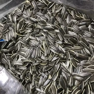 Hạt Hướng Dương Nguyên Vị 1kg Suchin - Hạt To Hàng Loại, Giá Ưu Đãi 61.000 VND 4 Hạt Hướng Dương Nguyên Vị 1kg Suchin - Hạt To Hàng Loại, Giá Ưu Đãi 61.000 VND 4