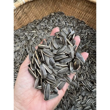 Hạt hướng dương rang củi Điện Biên - Giòn tan, thơm ngon, chỉ 77.000₫ (giảm từ 98.560₫) 8 Hạt hướng dương rang củi Điện Biên - Giòn tan, thơm ngon, chỉ 77.000₫ (giảm từ 98.560₫) 8
