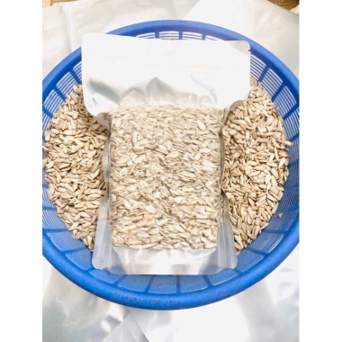 Hạt hướng dương sống tách vỏ Canada 1kg - Giá chỉ 51.000₫, dinh dưỡng cao