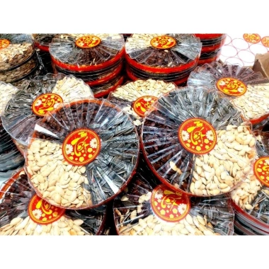 Hạt Tết Mix 3 Vị Hướng Đông - Hạt Dưa, Hạt Bí Trắng, Giá ưu đãi 75.000đ (94.500đ) 2 Hạt Tết Mix 3 Vị Hướng Đông - Hạt Dưa, Hạt Bí Trắng, Giá ưu đãi 75.000đ (94.500đ) 2