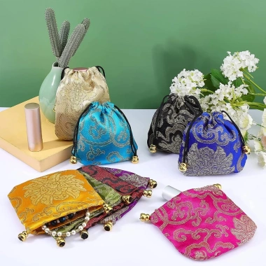 Hầu bao túi đựng tiền vải tua rua cổ trang Trung Quốc, treo Tết, thiết kế sáng tạo 2 Hầu bao túi đựng tiền vải tua rua cổ trang Trung Quốc, treo Tết, thiết kế sáng tạo 2