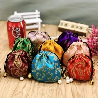Hầu bao túi đựng tiền vải tua rua cổ trang Trung Quốc, treo Tết, thiết kế sáng tạo 4 Hầu bao túi đựng tiền vải tua rua cổ trang Trung Quốc, treo Tết, thiết kế sáng tạo 4