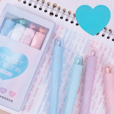 Hấu Paper Set 4 bút highlight pastel, charm trái tim, màu êm mắt, 115.000₫ 6 Hấu Paper Set 4 bút highlight pastel, charm trái tim, màu êm mắt, 115.000₫ 6