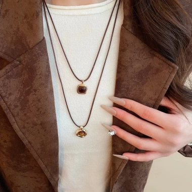 Hổ mắt đá mặt dây chuyền vintage cho áo len dài, vòng cổ thu đông thanh lịch, sang trọng giá rẻ 44.180₫ 3 Hổ mắt đá mặt dây chuyền vintage cho áo len dài, vòng cổ thu đông thanh lịch, sang trọng giá rẻ 44.180₫ 3
