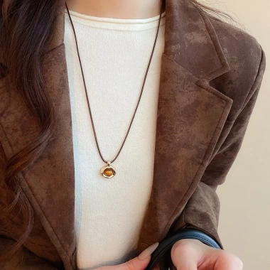 Hổ mắt đá mặt dây chuyền vintage cho áo len dài, vòng cổ thu đông thanh lịch, sang trọng giá rẻ 44.180₫