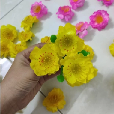 Hoa Mai Đào Giả Trang Trí Tết - Túi 30 Bông cùng Kẽm, Giá 19.900 VN98 Flowers 2