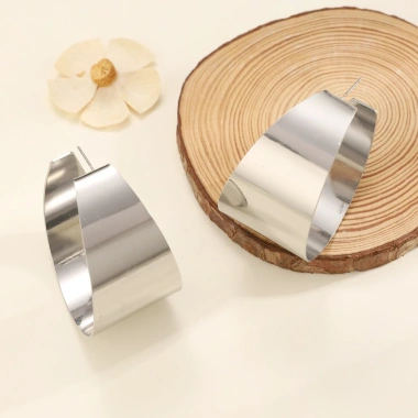 Hoa Tai Bản To Kiểu Dáng Âu Mỹ, Phong Cách Sang Trọng, Phù Hợp Đi Làm và Đi Chơi, Giá 22.500 VND 4 Hoa Tai Bản To Kiểu Dáng Âu Mỹ, Phong Cách Sang Trọng, Phù Hợp Đi Làm và Đi Chơi, Giá 22.500 VND 4
