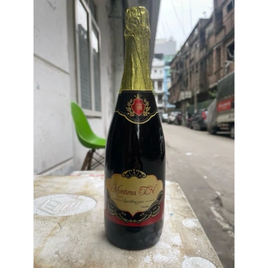 Hoả Tốc 1 Thùng 12 chai Sâm Panh N.ổ và Vang N.ổ Rót Tháp Ly - Giá chỉ 300.000