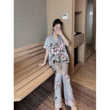 Hỏa tốc HCM Đồ bộ nữ mặc nhà hoạ tiết báo xám, tay dài, quần dài, lụa xước ánh kim, giá ưu đãi 179k