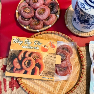 Hồng Sấy Dẻo Nguyên Trái 500g - Hồng Chén Đậm Đà, Giá 95k Giảm Sốc 3 Hồng Sấy Dẻo Nguyên Trái 500g - Hồng Chén Đậm Đà, Giá 95k Giảm Sốc 3
