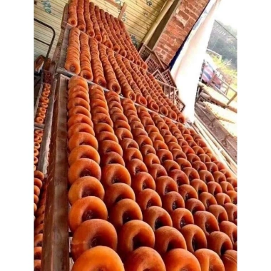Hồng Sấy Dẻo Nguyên Trái 500g - Hồng Chén Đậm Đà, Giá 95k Giảm Sốc 6 Hồng Sấy Dẻo Nguyên Trái 500g - Hồng Chén Đậm Đà, Giá 95k Giảm Sốc 6