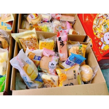 Hộp 1kg bánh Đài Loan mix đa vị - Hot hiện nay, giảm còn 165.800 VND 4 Hộp 1kg bánh Đài Loan mix đa vị - Hot hiện nay, giảm còn 165.800 VND 4