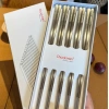 Hộp 5 đôi đũa inox 316L Chockmen mài mờ đầu vuông, chống trơn trượt, giá ưu đãi 195.000₫ 7