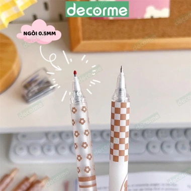 Hộp 6 bút gel Decorme mực đen, ngòi 0,5mm, ST Tone Pastel, họa tiết caro, nhiều màu - 27.900₫ 4 Hộp 6 bút gel Decorme mực đen, ngòi 0,5mm, ST Tone Pastel, họa tiết caro, nhiều màu - 27.900₫ 4
