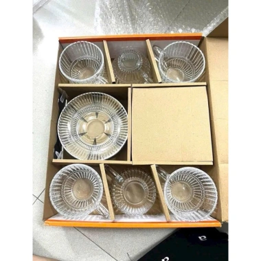 Hộp 6 ly thủy tinh kẻ sọc + 6 đĩa kê cốc chịu nhiệt 240ml - Giá ưu đãi 155.000 VND
