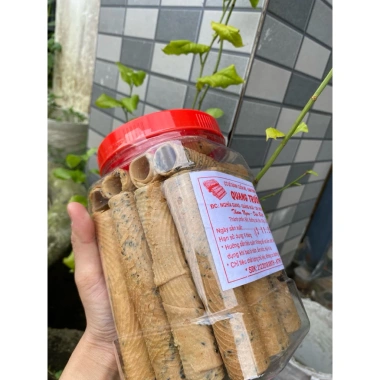 Hộp bánh cuộn truyền thống ngày Tết - Hương vị cổ truyền, giảm giá chỉ 70.000đ