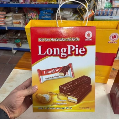 Hộp bánh Tết bánh mềm phủ socola Long Pie - Tặng túi xách Haihaco, chỉ 69.000₫