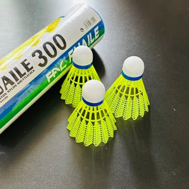 Hộp cầu lông nylon siêu bền, nhẹ, giá rẻ 45.000đ – phù hợp mọi thời tiết