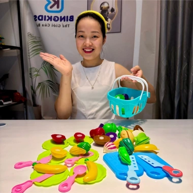 Hộp đồ chơi cắt hoa quả rau củ nhựa 30 chi tiết kèm giỏ đựng, giá 130.000 VND