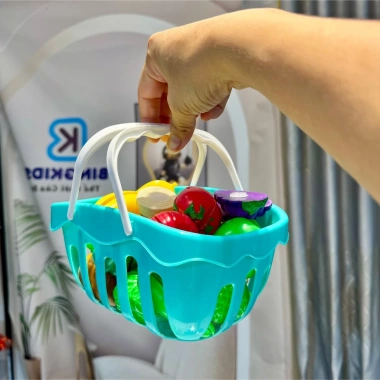 Hộp đồ chơi cắt hoa quả rau củ nhựa 30 chi tiết kèm giỏ đựng, giá 130.000 VND 6 Hộp đồ chơi cắt hoa quả rau củ nhựa 30 chi tiết kèm giỏ đựng, giá 130.000 VND 6