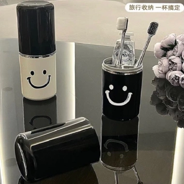 Hộp Đựng Bàn Chải & Kem Đánh Răng Du Lịch Hình Mặt Cười NMS - Giá 42.000 VNĐ
