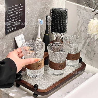 Hộp đựng bàn chải trung niên sang trọng - Giá ưu đãi 359.260₫, đồ phòng tắm mặt bàn