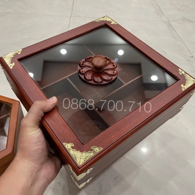 Hộp đựng bánh kẹo Tết vuông kính bọc đồng size lớn - khay mứt, giảm còn 388.500₫ 3 Hộp đựng bánh kẹo Tết vuông kính bọc đồng size lớn - khay mứt, giảm còn 388.500₫ 3